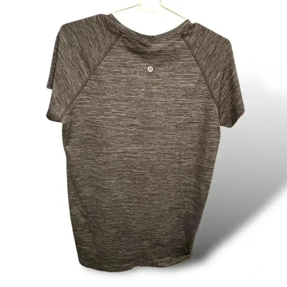 Lululemon Swiftly Tech Short Sleeve 2.0
Black / White / Black, Sz 14 - Picture 6 of 6